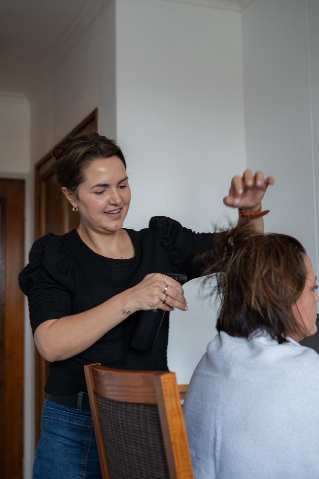 Leandri styling a client